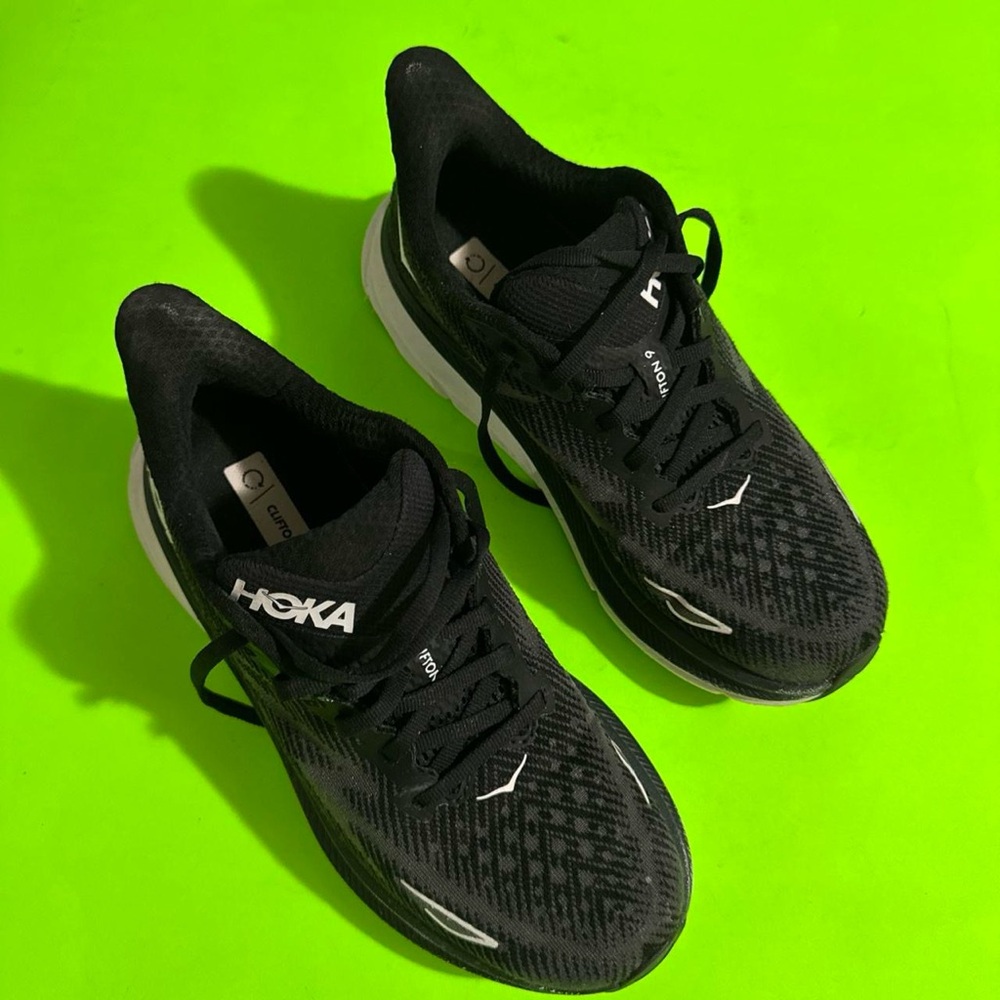 Hoka Clifton 9 women’s size 7
